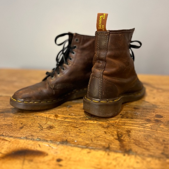 Vintage Dr. Marten Boots - Picture 3 of 9